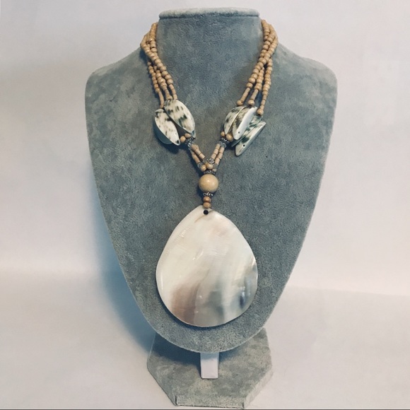 Jewelry - Beaded Shell Statement Necklace